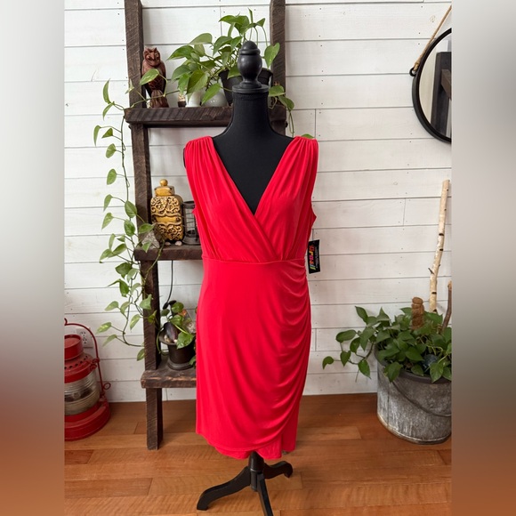 Alfani Scarlet Sleeveless Midi V Neck Dress - Picture 3 of 17